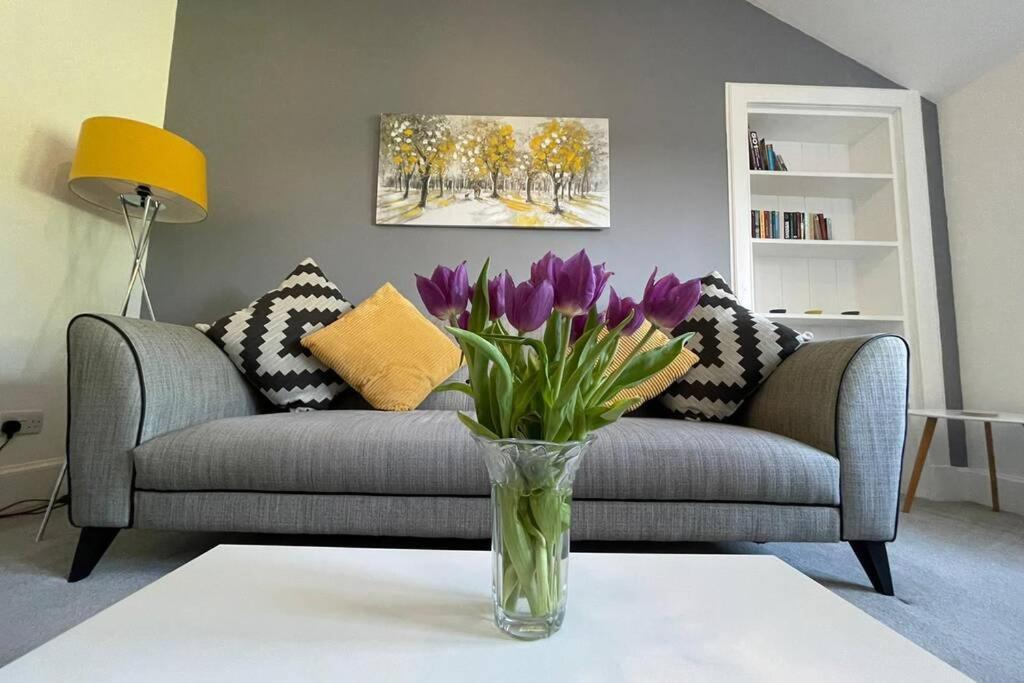 No 10 Immaculate City Centre, Top Floor 2 Bed Flat With Free Parking Inverness Eksteriør bilde